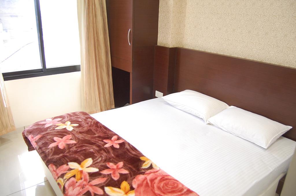 Hotel Poonam Palace Ujjain Room photo